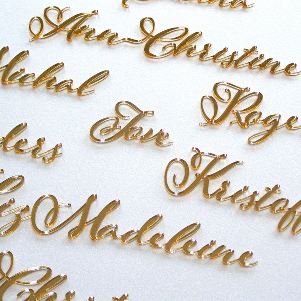 Noms découpés au laser Noms de calligraphie Cartes de lieu de mariage personnalisées Noms de table personnalisés Étiquettes de nom de mariage Cadre de nom de lieu de mariage élégant