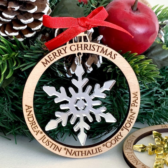 Personalized Christmas 2025 Tree Ornament Custom Engraved Names Family Members Laser Cut Wood Bauble Hanging Acrylic Snowflakes Xmas Decor