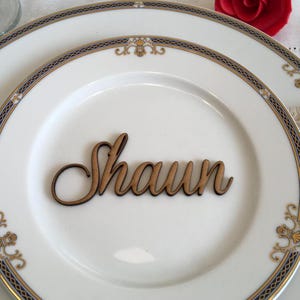 Personalisierte Holzschnitt Namen für Hochzeiten & Events - Personalisierte Tischkarten für die Hochzeit - Partydekorationen