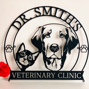 Custom Veterinarian Sign – Personalized Veterinary Clinic Door Plaque, Metal Wall Art with Cat & Dog Silhouette, Vet or Doctor Gift