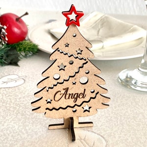 Noms de lieu personnalisés Noms de lieux de Noël Arbres 3D en bois sur pied personnalisés Décorations faites à la main Étiquettes de nom de Noël Décorations de table