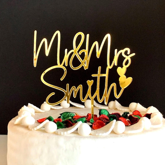 Personalized wedding cake topper Mr & Mrs custom cake topper with heart Last name cake topper Anniversary cake topper Engagement Cake Topper