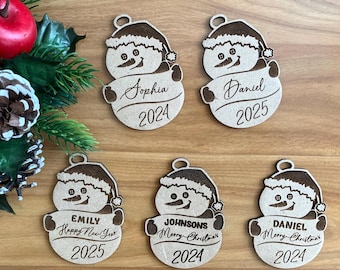 Etichette personalizzate per calze - Etichette personalizzate per regali di Natale - Ornamento in legno a forma di pupazzo di neve
