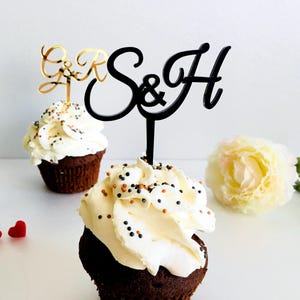Personalisierter Anfangskuchendeckel Benutzerdefinierte Hochzeit Acrylmonogramm Braut & Bräutigam 2 Anfangsbuchstaben Brautdusche Party, 23 verfügbare FONTS