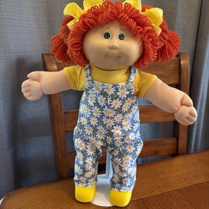 1980s Cabbage Patch Kid Red Hair Green Eyes UT2 Daisy Overalls Blue Yellow