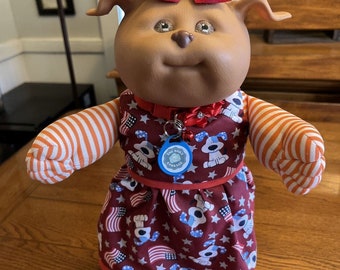 1980 Cabbage Patch Kid Koosas Perro Naranja Rayas Cachorro Koosa Vestido Americano