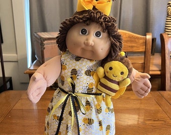 1980s Cabbage Patch Kid Brown Haare & Augen KT Bumble Bee Dress Plüsch Grübchen