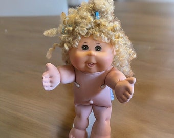 2009 Cabbage Patch Kid TLC Doll - Curly Blonde Hair Brown Eyes Blush Toothy