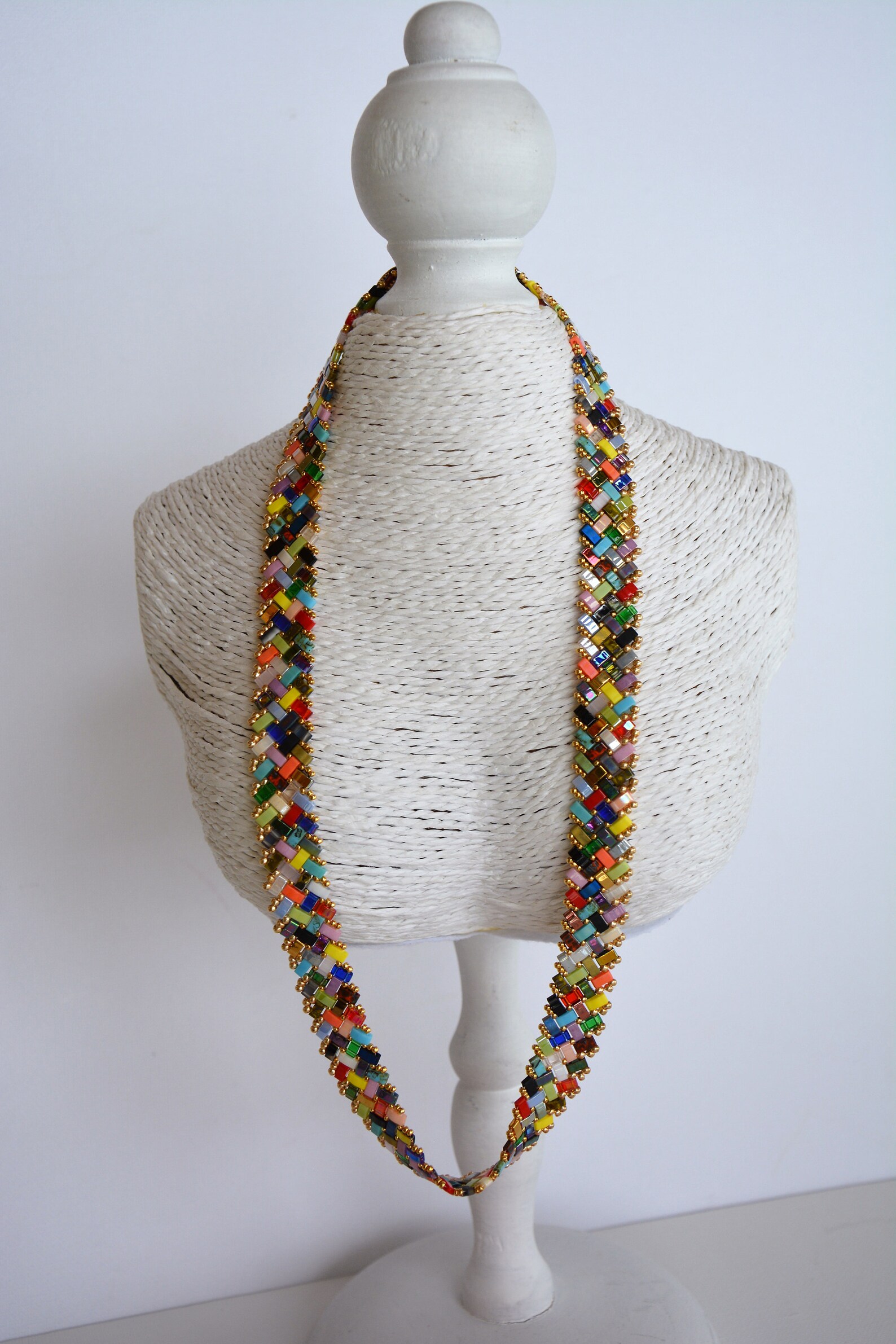 Collier Court En Perles D'eau Douce Et Rocailles Dorées - Neuf Avec étiquettes - Bijou Fantaisie élégant