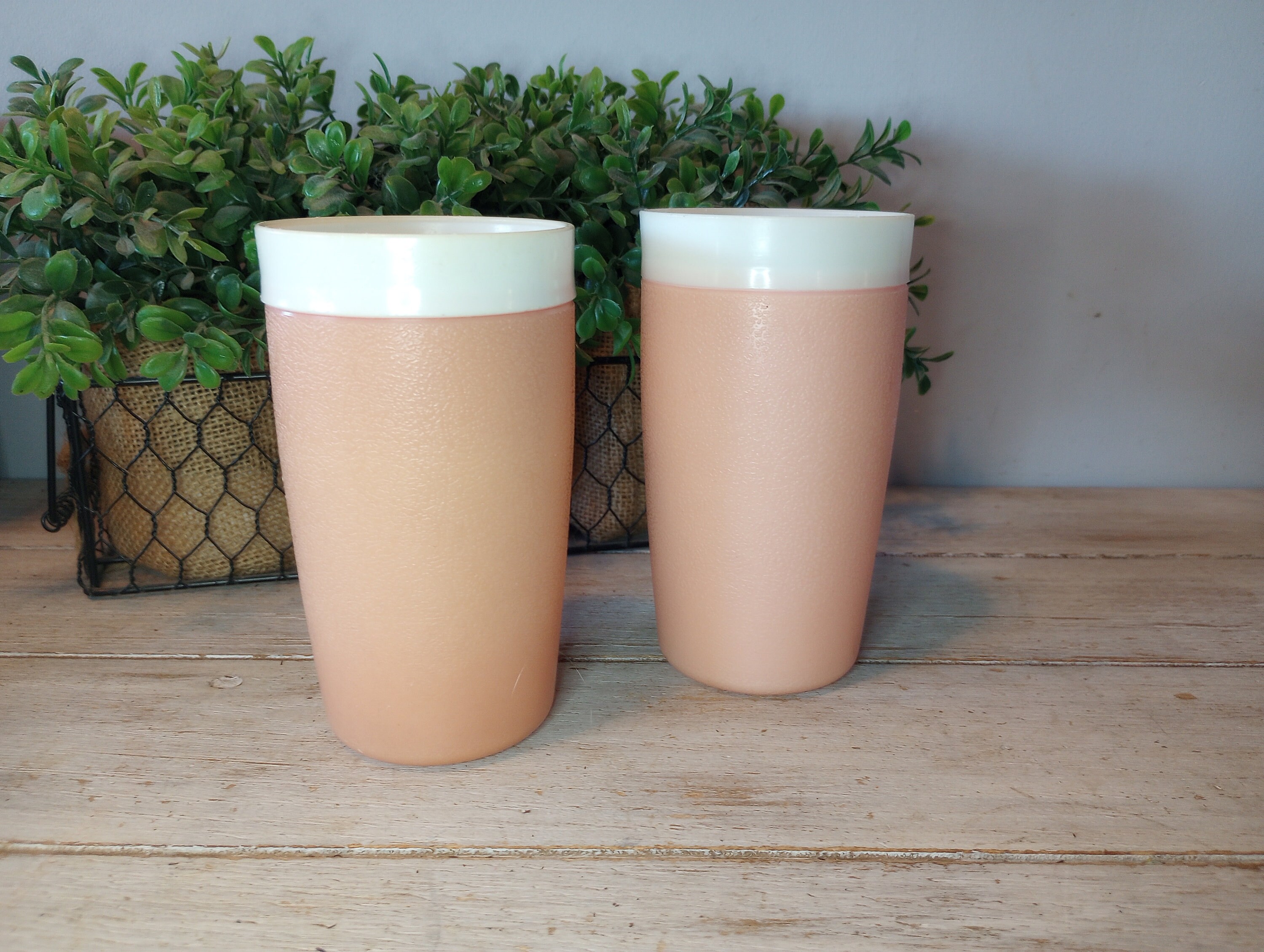 Lot Vintage Thermoware – 11 Tasses Et Un Bol Orange – Plastique Années 70