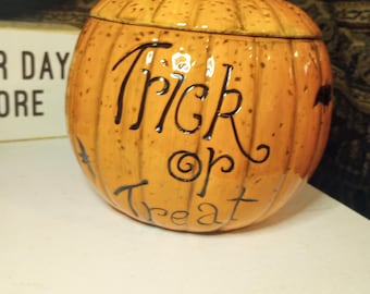 Vtg Pumpkin Canister Trick Or Treat Halloween Jack o Lantern Ceramic Glazed Jar