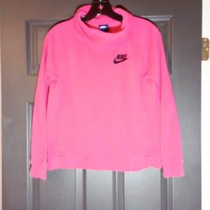 hot pink nike pullover