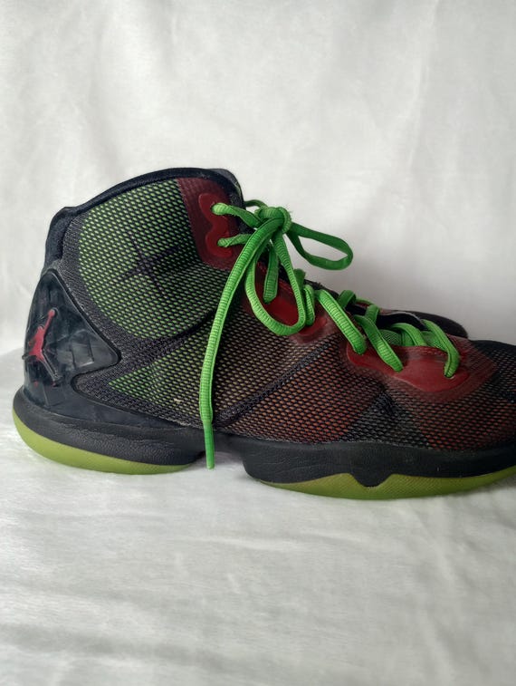 Jordan Red and Green Athletic Shoes with Unique Design Women main image 4