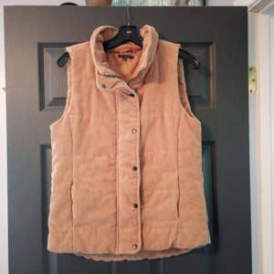 On the Go Corduroy Puffer Vest Carmel Brown Zip Snap Autumn Fashion Staccato y2k frontal pockets, warm and cozy, size medium