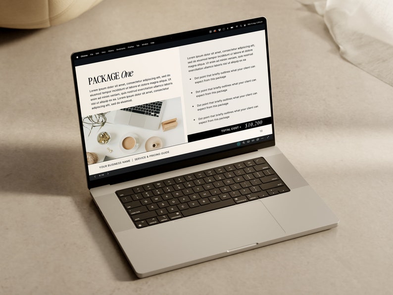 Może przedstawiać: Laptop wyświetlający stronę internetową z cennikiem pakietu usługowego o nazwie "Pakiet Pierwszy". Strona zawiera opis pakietu, listę korzyści i łączną cenę 10 200 &euro;.