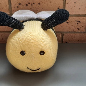 Bonnie the Bumble Bee Knitting Pattern *DIGITAL DOWNLOAD* - Etsy