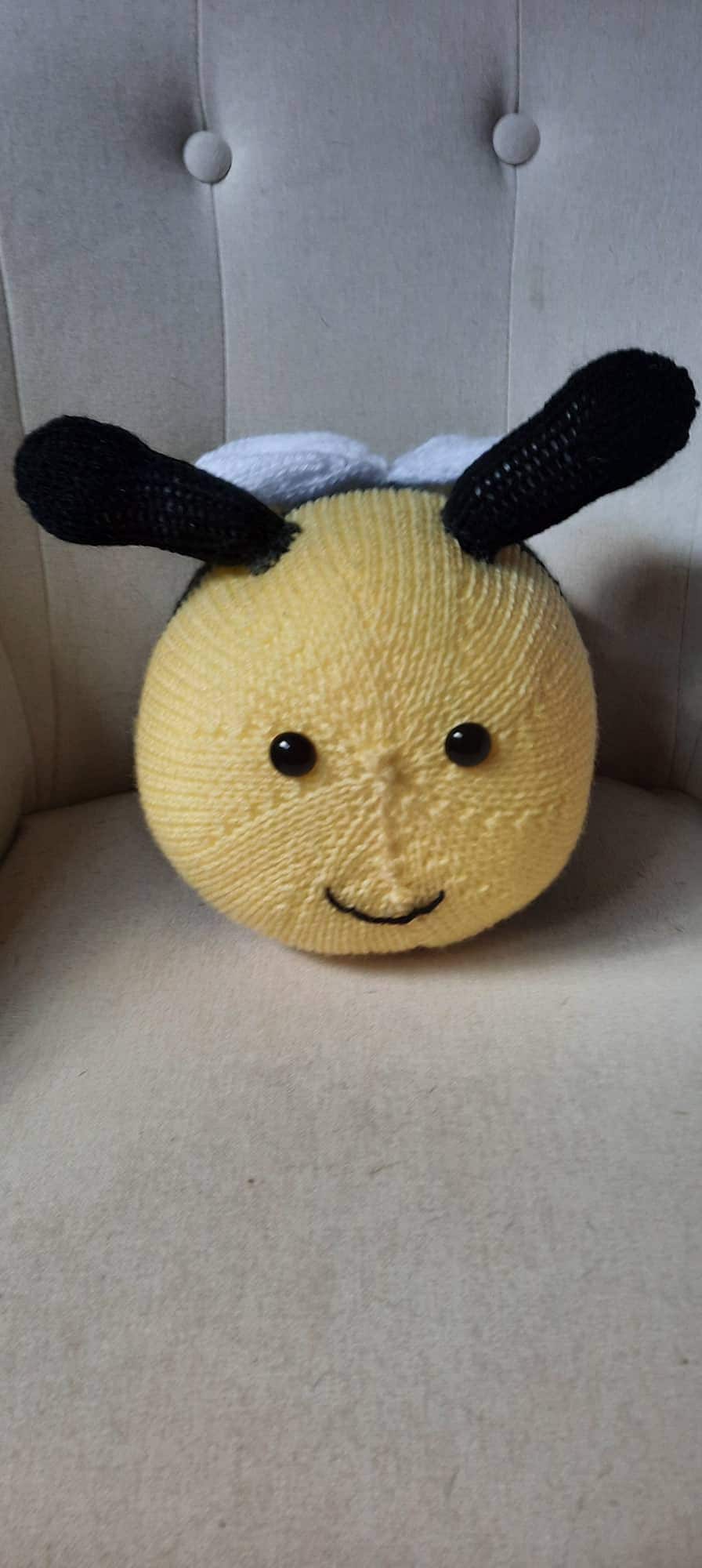 Bonnie the Bumble Bee Knitting Pattern *DIGITAL DOWNLOAD* - Etsy