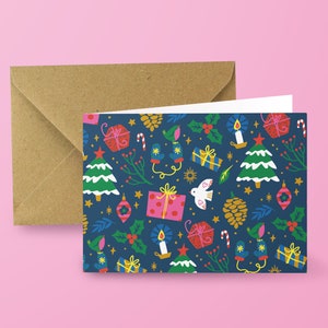 Kerstkaart gevouwen met vrolijk winters patroon - A6 geïllustreerde kerst kaart