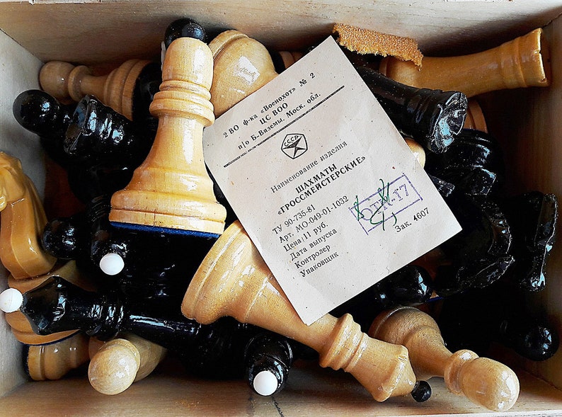 big wooden russian grandmaster chessmen USSR in the original box Grossmeister vintage soviet tournament chess pieces set