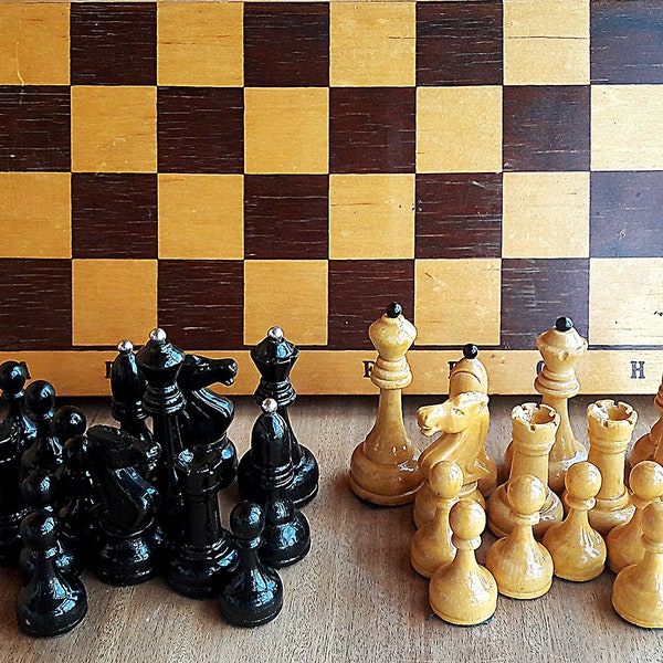 Grossmeister wooden weighted soviet chess, Russian vintage tournament chess set USSR