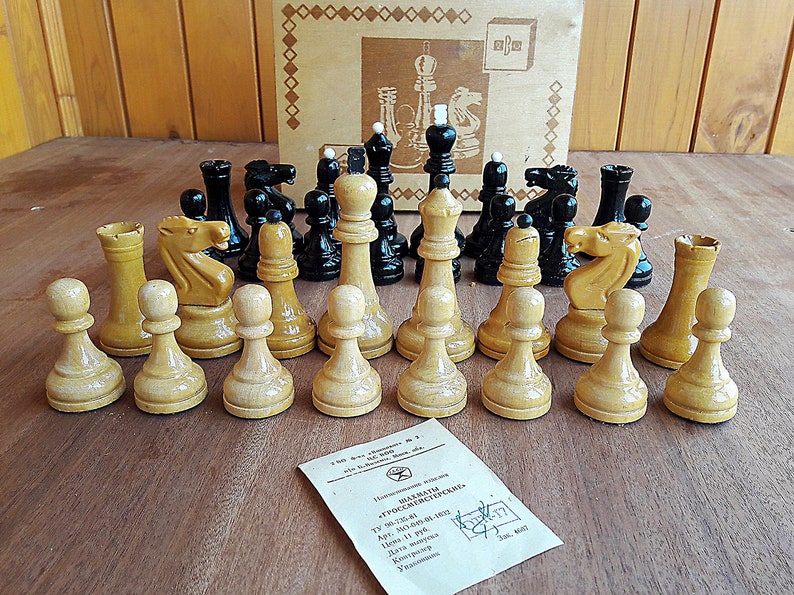 big wooden russian grandmaster chessmen USSR in the original box Grossmeister vintage soviet tournament chess pieces set