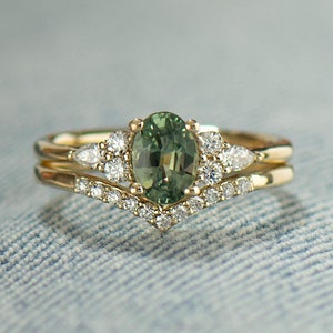 Green Sapphire Engagement Set, 14K / 18k Gold, Matching Wedding Band, Green Sapphire Ring, Natural Diamonds Ring, Wedding Ring Set