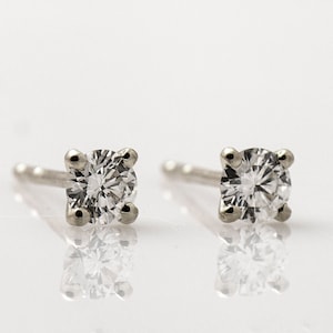 Delicate Diamonds Studs, 14K White gold Earrings, Classic Studs, Round Diamond Studs, Gold Studs, Classic Diamond Earrings, Simple Earring