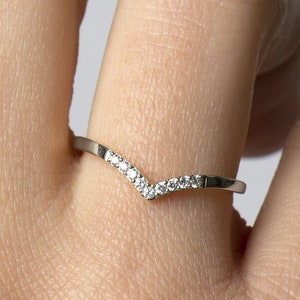 V Diamonds Ring, 14K / 18K White Gold, Chevron Ring, V Shaped Ring, Thin Diamond Ring, Dainty Wedding Band, Diamond Wedding Ring, Pave Ring