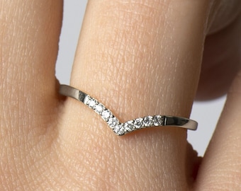 V Diamonds Ring, 14K / 18K White Gold, Chevron Ring, V Shaped Ring, Thin Diamond Ring, Dainty Wedding Band, Diamond Wedding Ring, Pave Ring