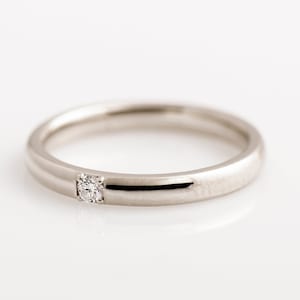 2.5 mm Single Diamond Ring, 14K / 18K White Gold, Smooth Wedding Ring, Diamond Wedding Band,  Stacking Ring, Dainty Ring, Unisex ring