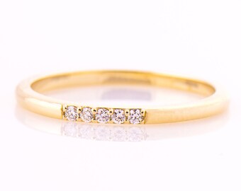 1,5 mm 5 Diamanten Ring, Stapeldiamanten Band, 14K / 18K Gelbgold, Stapelband, Winziger Diamanten Ring, Dünner Ehering, Fünf Stein Ring