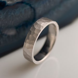 5 MM Hammered Textured Wedding Ring, 14k / 18k Solid Gold, Mens Wedding Band, Textured Gold Ring, Matte Ring, Unisex Wedding Ring, Wide Ring