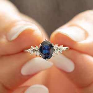 Blue Sapphire Engagement Ring, 14K / 18K White Gold, Cluster Ring, Blue Sapphire, Petal Engagement Ring, Oval sapphire Engagement Ring