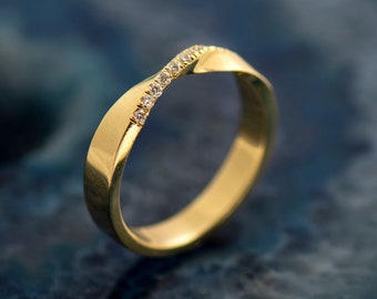 Mobius Wedding Band, 14K/18K Yellow Gold, Mobius Diamond Ring, Diamonds Wedding Ring, Unique Wedding Band, Twisted Ring, Infinity Ring