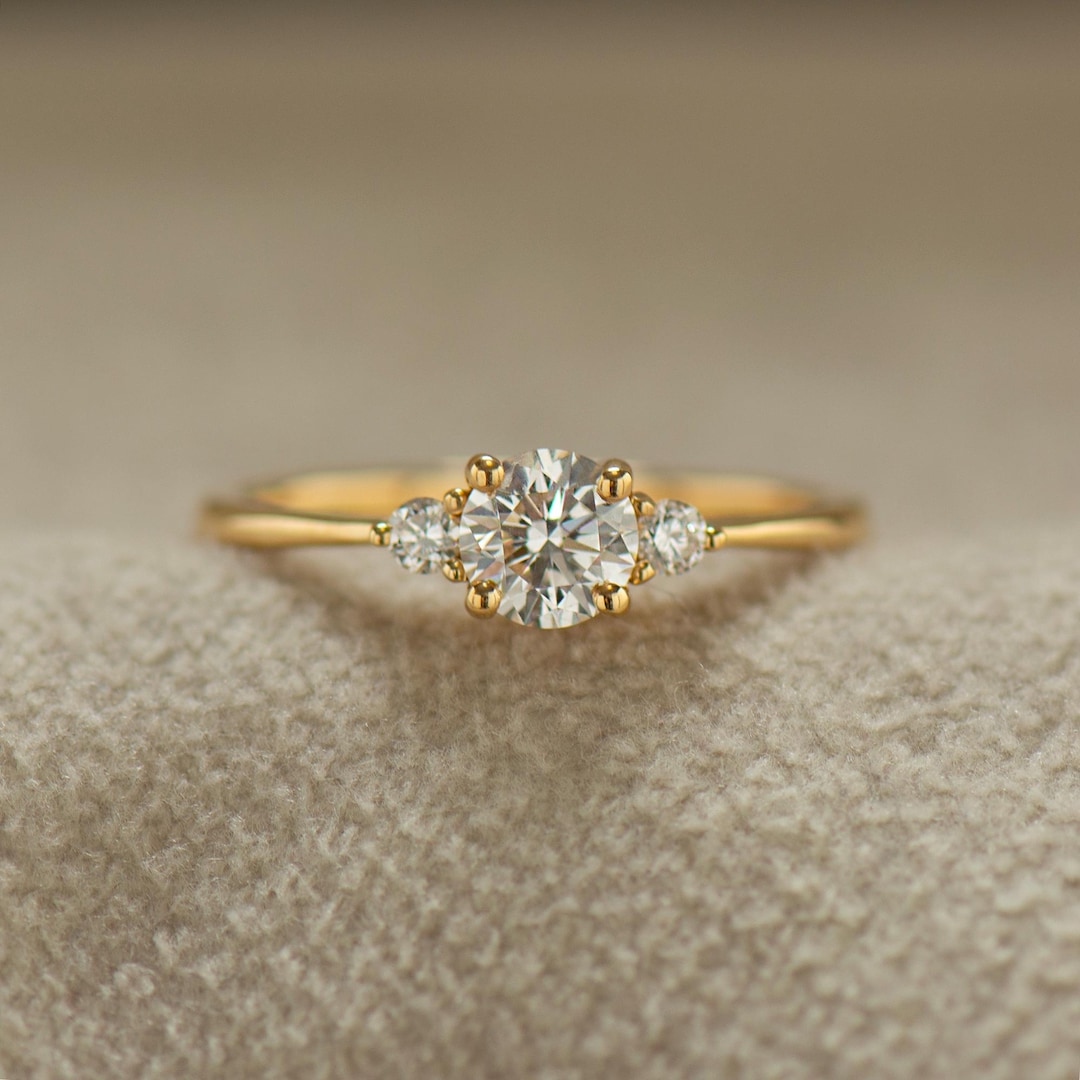gold diamond dress rings Diamond Women's Engagement Ring, 18K Yellow Gold 1.00ct, Round Cut, Daffney 1.0 crt  GLAMIRA