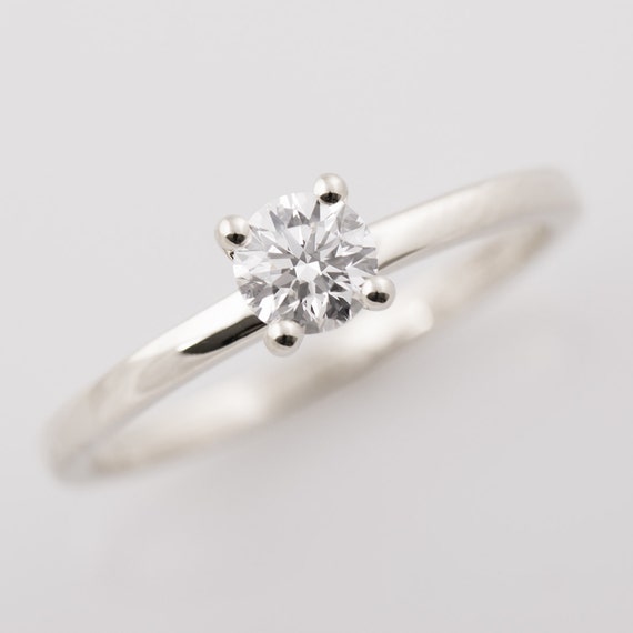 1.8 carat circle diamond simple solitaire ring 1940 1.8 carat circle diamond simple solitaire ring 1940