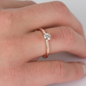 Bague de fiançailles délicate, bague diamant en or rose, bague en or rose 14 carats / 18 carats, bague diamant moderne, bague de fiançailles diamant, bague délicate image 6