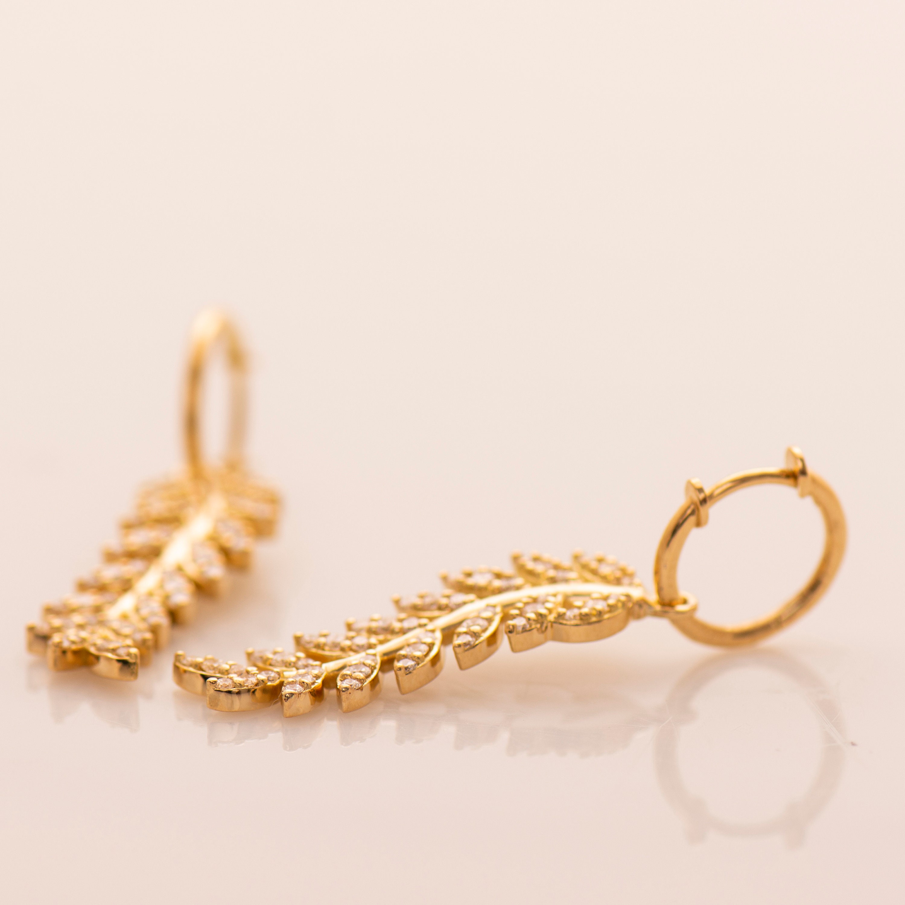 Orecchini Lunghi A Foglia Oro &ndash; Piuma Pendente Moda Donna