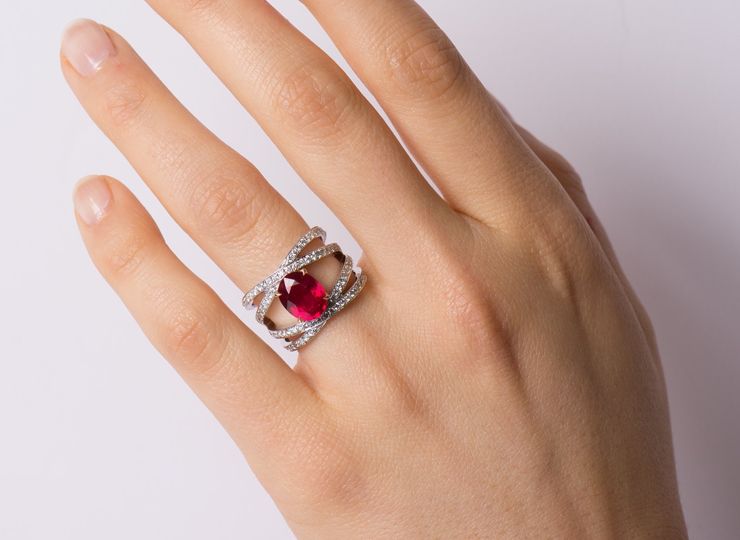 18kルビー ウェーブデザイン リング 18k White Gold 3 Oval Ruby Ring, w/ 2 Rows of Horizontal
