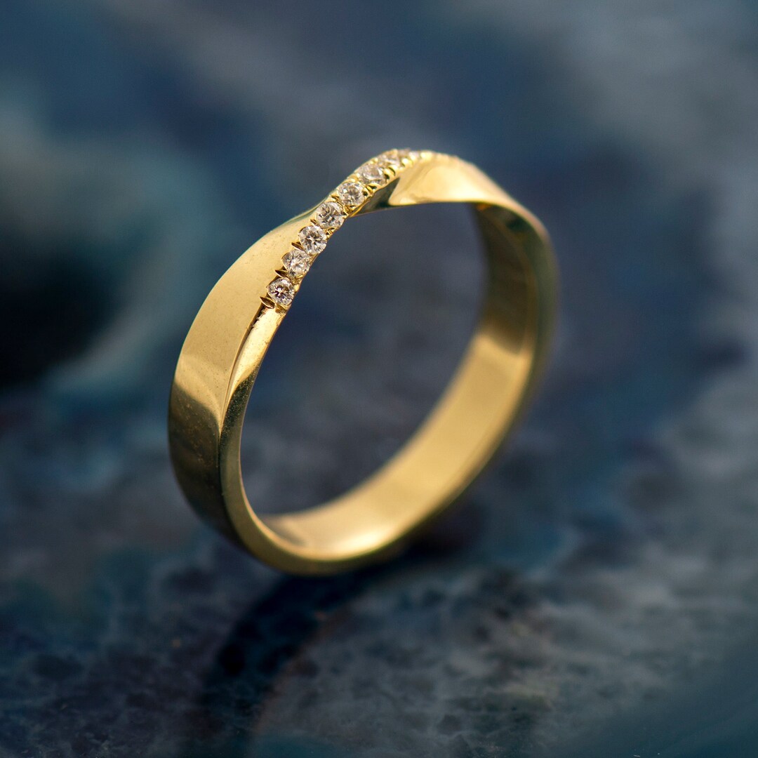 Mobius Wedding Band, 14K/18K Yellow Gold, Mobius Diamond Ring