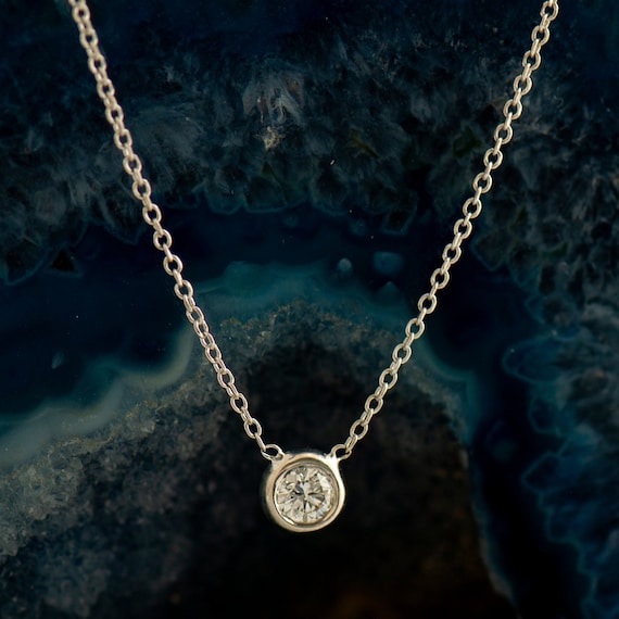 3?/ 8カラットベゼル設定ソリティアダイヤモンドペンダントネックレス14?Kホワイトゴールド( I Jカラー、Eye Cle 並行輸入品 ソリティアダイヤモンドネックレス、0.08カラットのベゼルセット