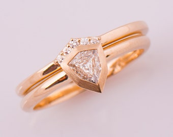 Shield Diamond Ring, Unique Engagement Set, 14K/18K Rose Gold Diamond Ring, Wedding Rings Set, Trillion Diamond Ring, Unique Trillion Ring