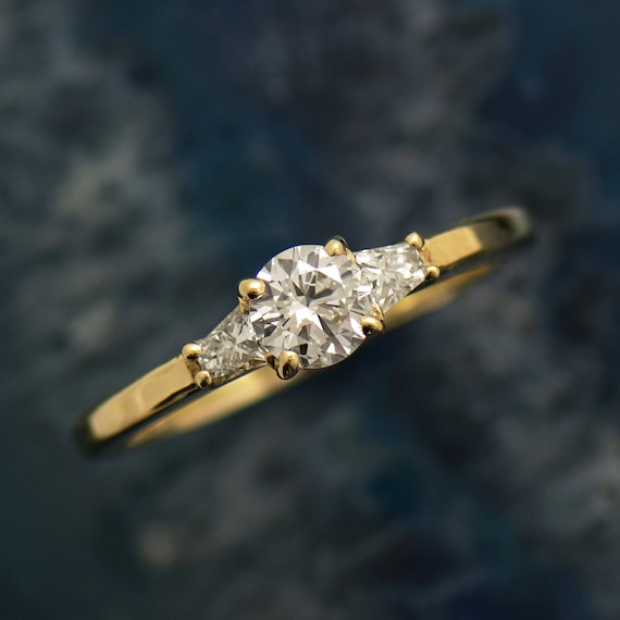 Anillos de online compromiso piedra pequeña