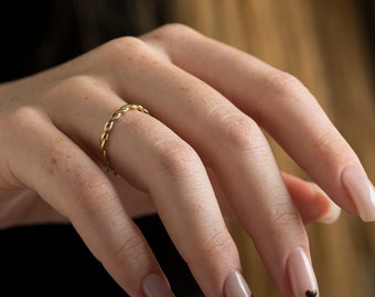 Anello minimalista con corda intrecciata per donna