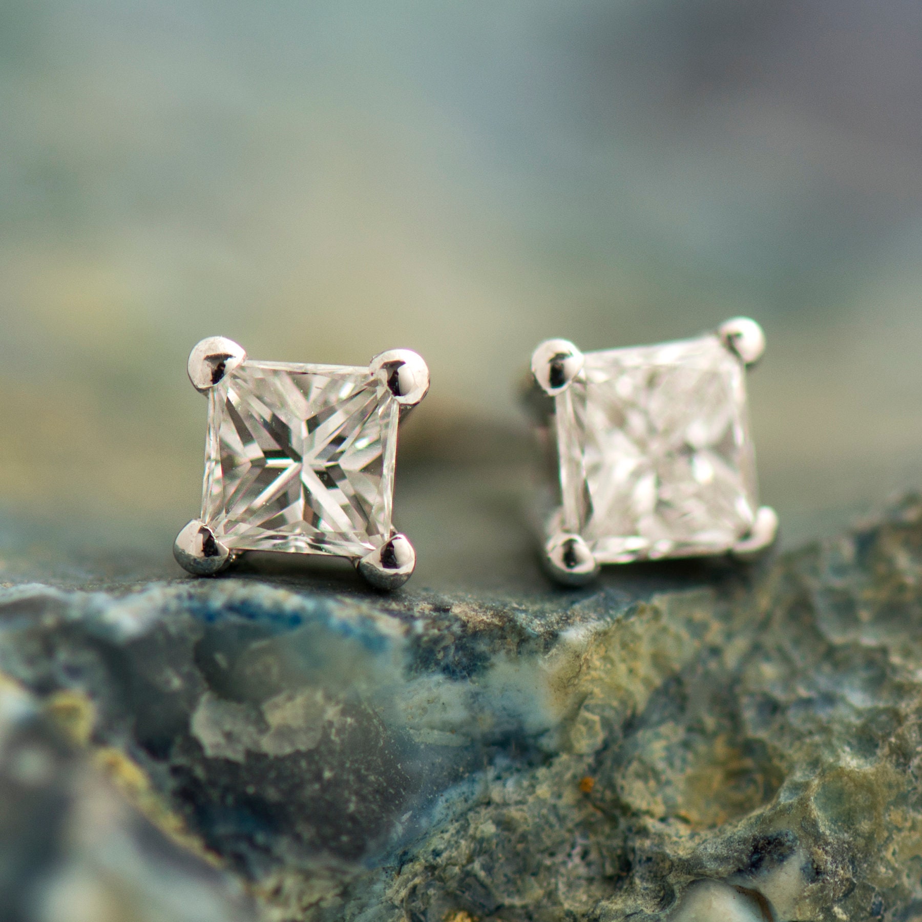 14K Gold Prinzessin-Quadrat Geformt Moissanit Personalisierte