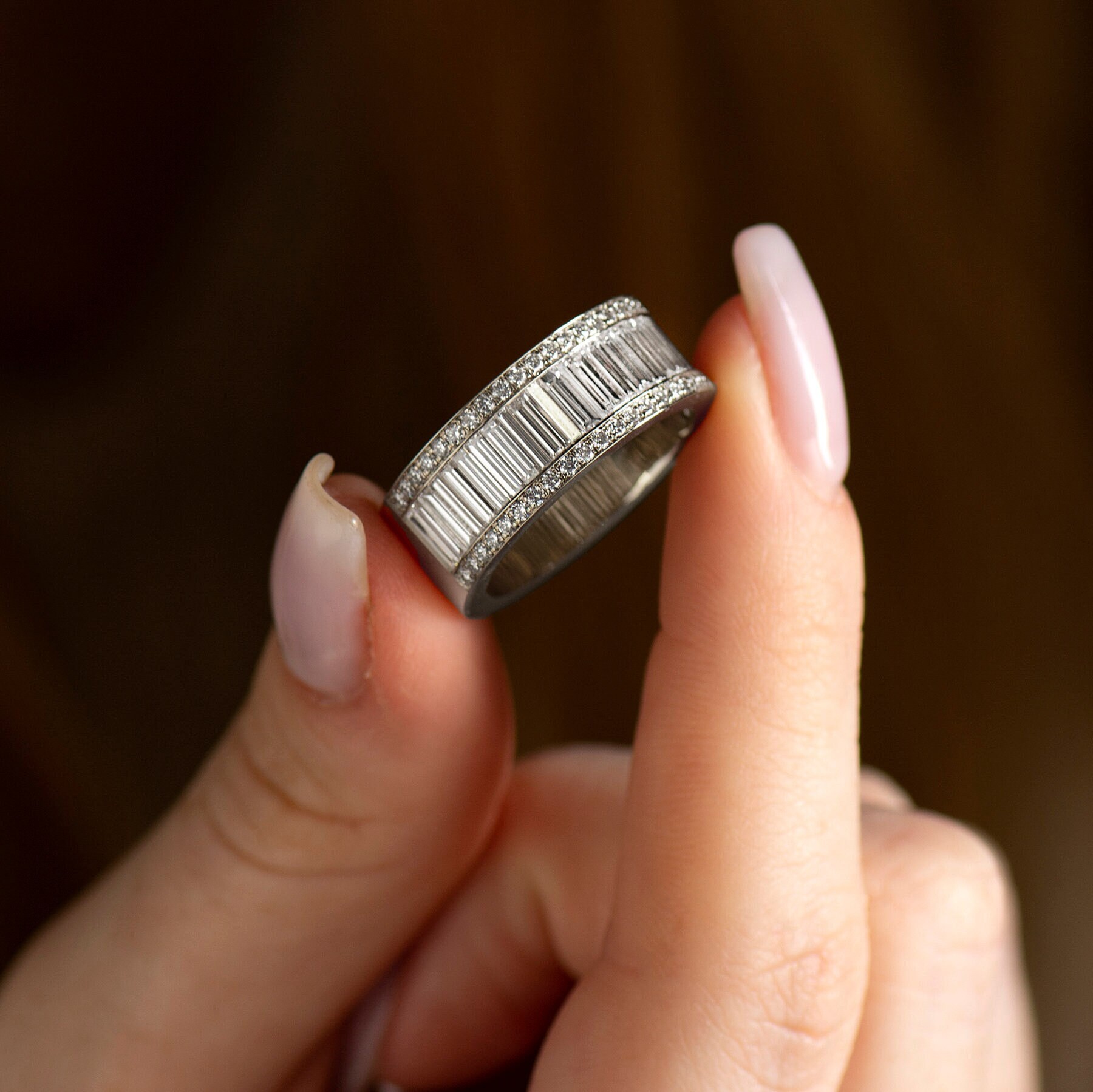 Anello Mezza Eternità 1Ct Baguette Diamante Simulato – Argento 925 Placcato Oro Bianco