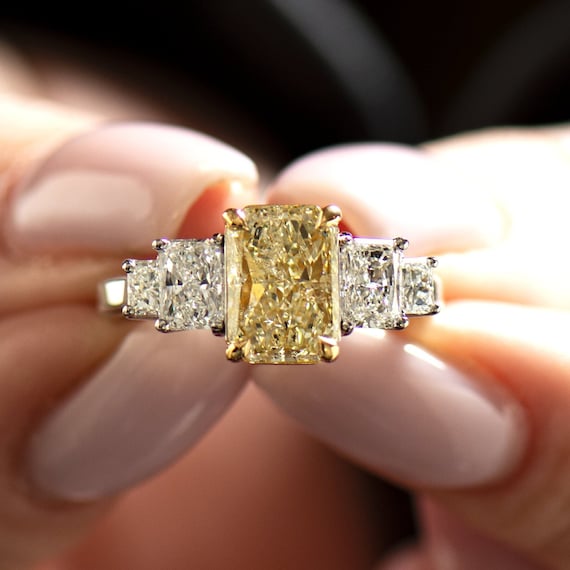 Elongated Radiant Ring, Five Diamonds Ring, 18K Yellow & White Gold, Fancy Yellow Diamond, Yellow Diamond Ring, Radiant Cut Ring, OOAK