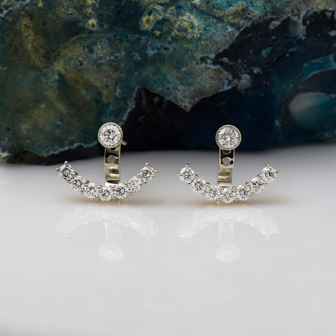 18K White Gold Round Diamond Round Brilliant Stud Earring With Halo