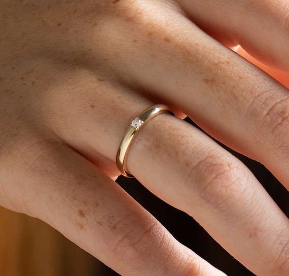 2.5 mm wedding 2024 band on hand