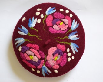 Burgundy Floral Beret Floral Beret Pattern Wool Beret Felt  display picture 2